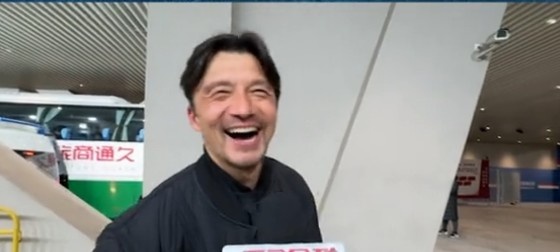  帶孩子和帶球隊(duì)哪個(gè)更累？謝暉笑言：都累，但帶孩子更累