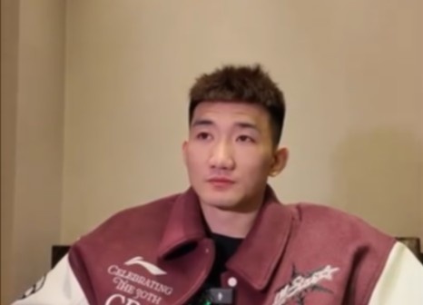  咋形容你和王博的關系？孫銘徽：像家人 他訓練&生活中很照顧我們