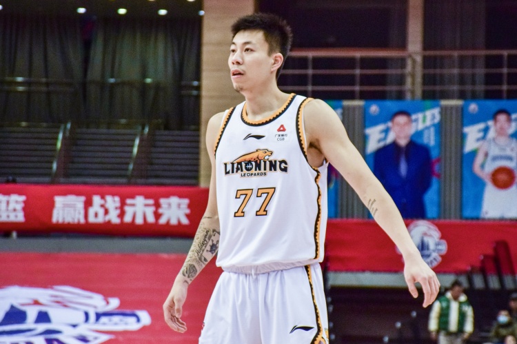  還得再調(diào)整！張鎮(zhèn)麟復(fù)出8中1拿到2分8助出現(xiàn)6失誤 正負(fù)值-34最低