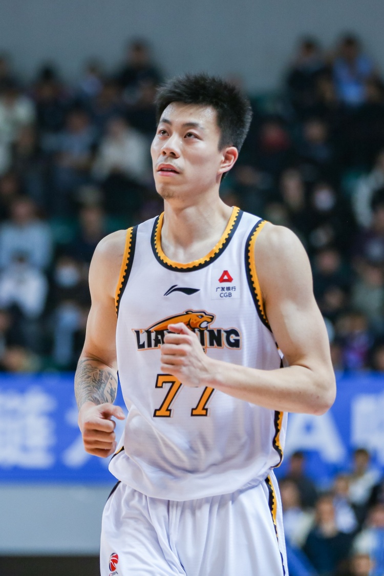  媒體人：張鎮(zhèn)麟、韓德君將因傷缺席今晚對(duì)陣北控的比賽