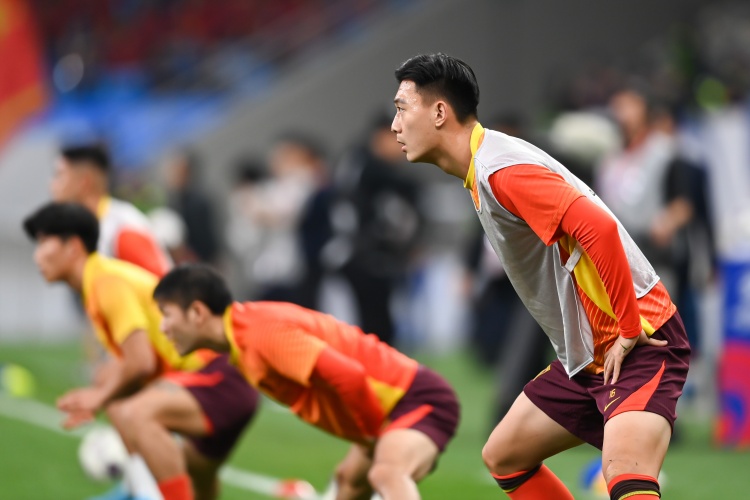  足球報(bào)：張玉寧、蔣圣龍均有不同程度傷病，伊萬未讓在熱身賽出場