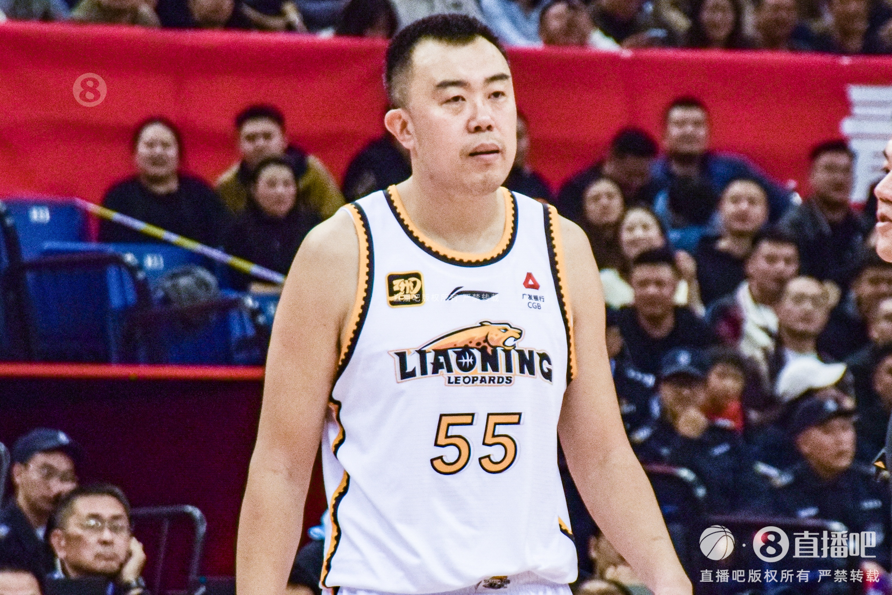  油箱滿滿的！韓德君上半場5投全中得到10分3板2助1斷