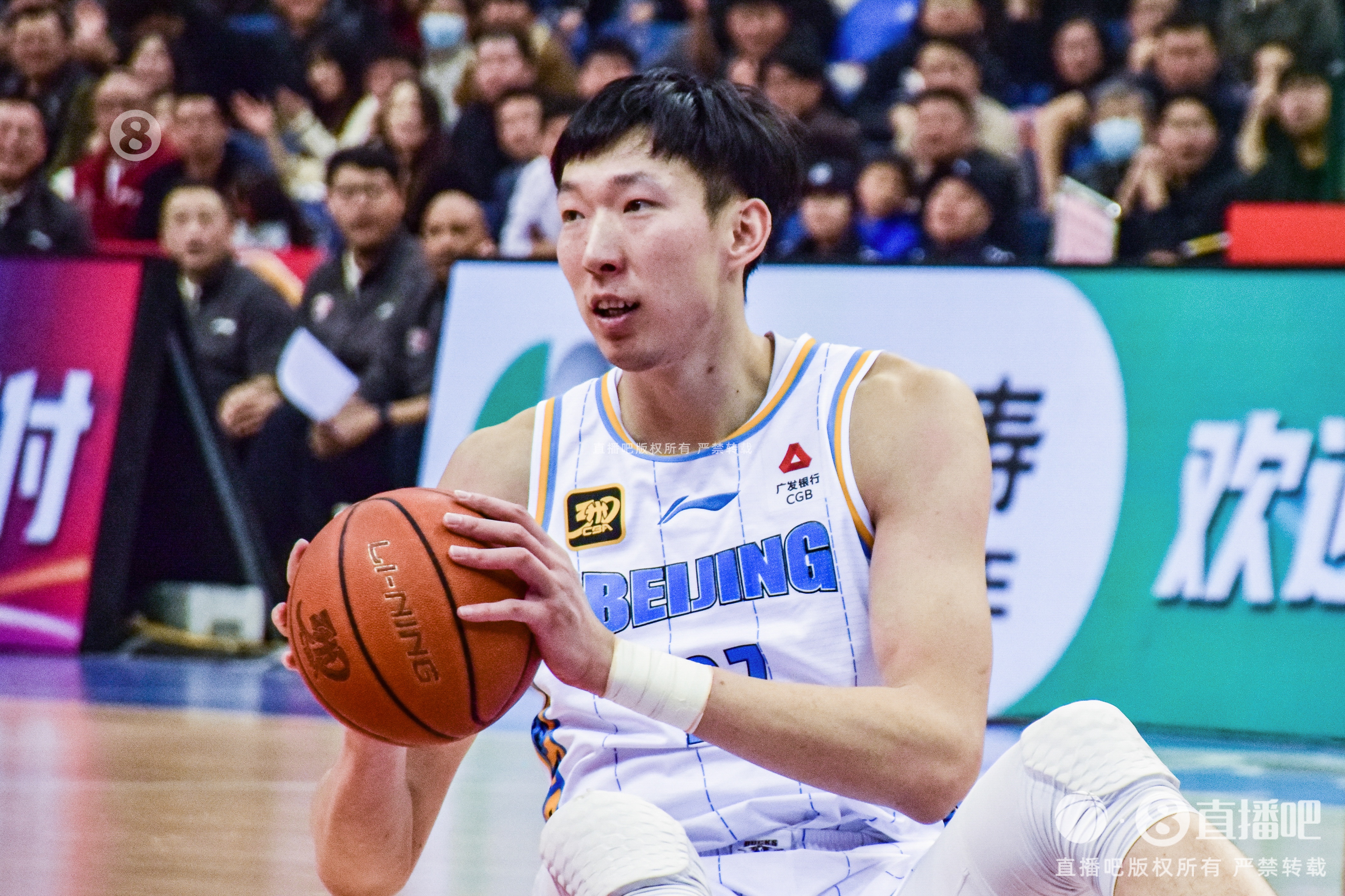  定海神針！周琦內線攻防在線 半場6中5貢獻12分6籃板2蓋帽