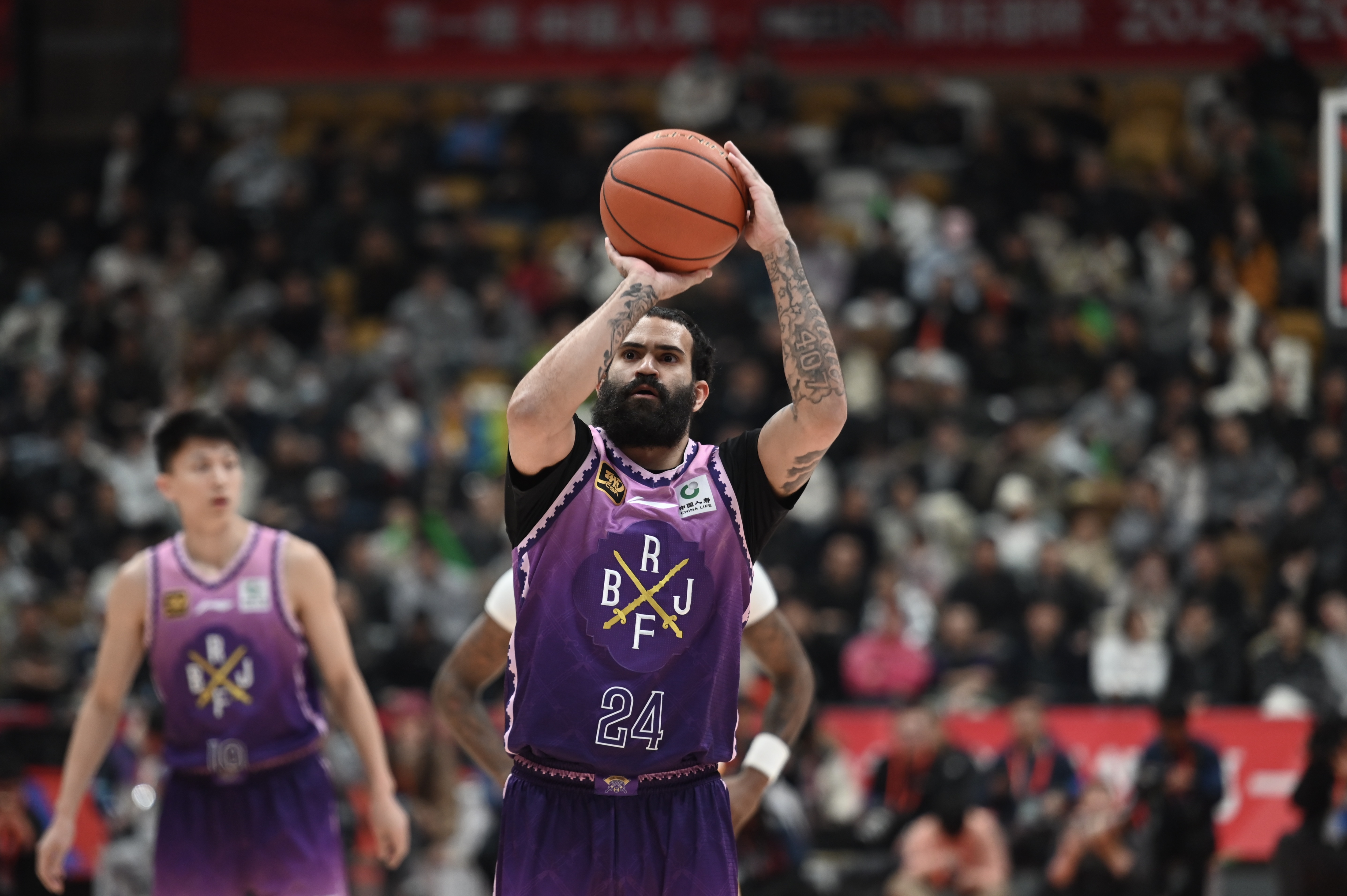  攻筐效率真不錯(cuò)！里勒半場11中7&5罰全中轟下全隊(duì)最高的19分